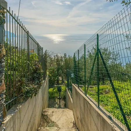 Apartman With Sea View, Private Garden, *