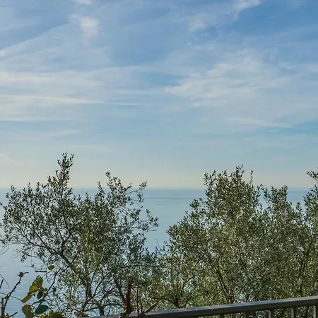 Appartamento With Sea View, Private Garden,