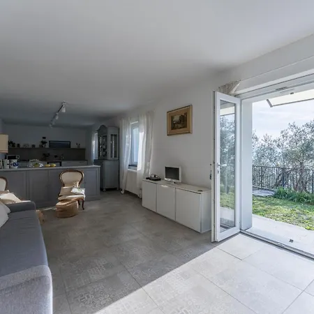 With Sea View, Private Garden, Больяско