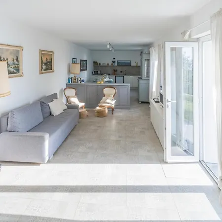 Апартаменты With Sea View, Private Garden,